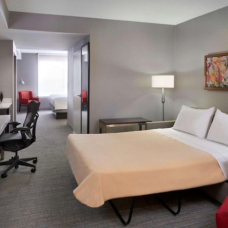 Hilton Garden Inn Toronto Airport West/Mississauga Dış mekan fotoğraf